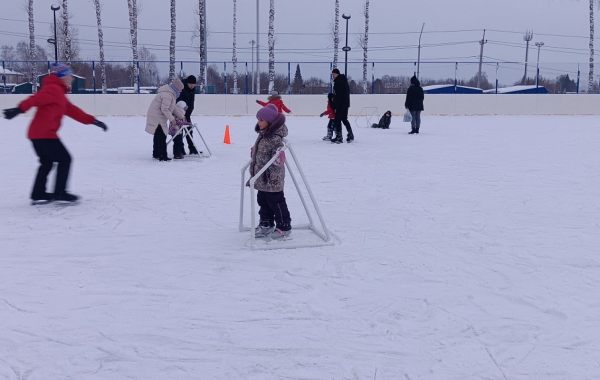 Зимний каток у Ледового дворца Металлист - достопримечательности