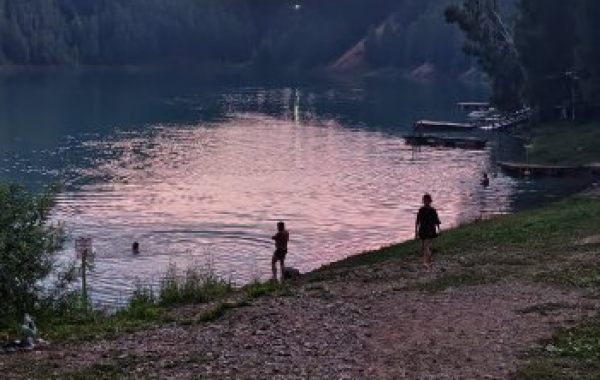 Голубое озеро. Поселок Темиртау, Таштагольский район - достопримечательности