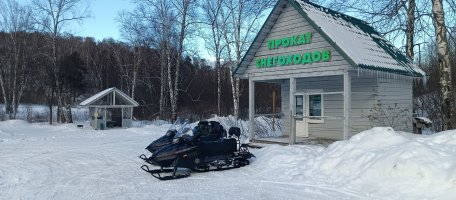 Катание на снегоходах в Лесной Республике