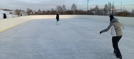 Открытый каток в парк отеле "Застава" на Ильинке