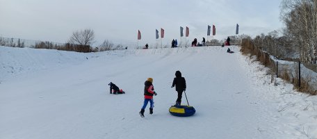 Катание на бубликах в Спортивной республике на Ильинке